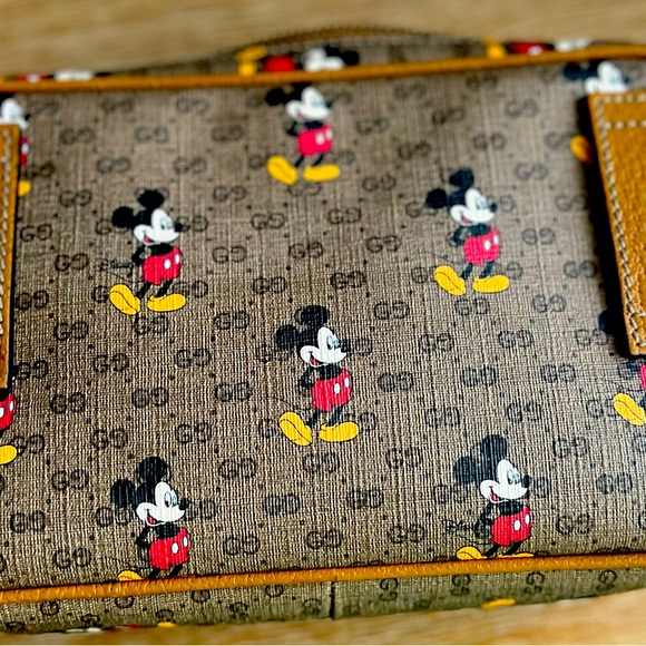 Like new never used authentic. - Picture 1 of 3